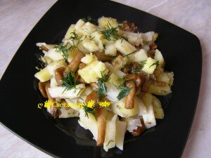 картофель жареный в мульте с грибами 300x225 %название