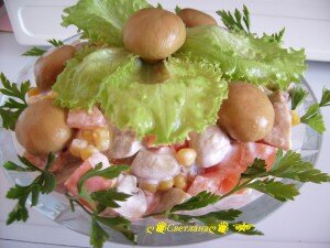 салат с шампиньонами 300x225 %название